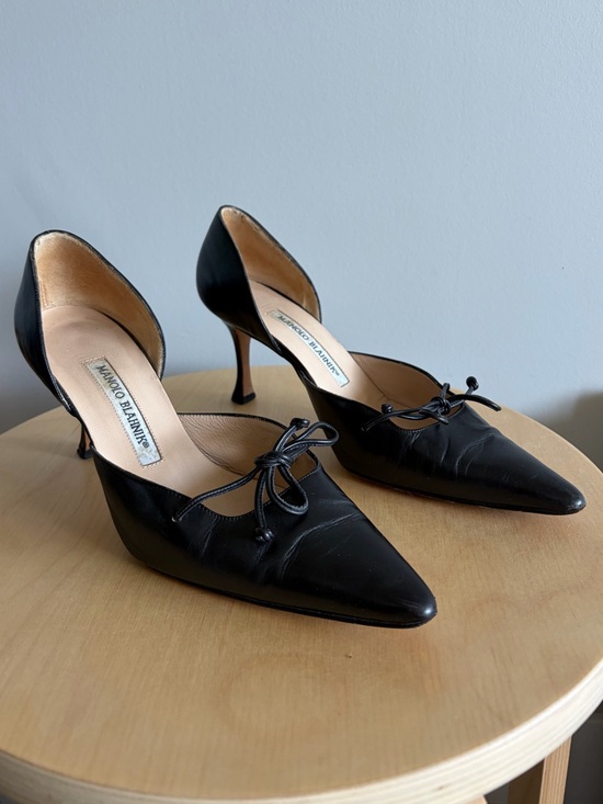 Manolo Blahnik Shoes - Vintage Manolo Blahnik Black Leather Pointed-Toe D'Orsay Pumps with Bows